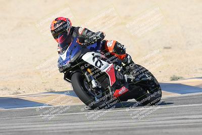 media/Dec-01-2025-Moto Forza (Mon) [[2daa91e15f]]/2-Intermediate Group/Session 2 (Turns 9 and 10)/